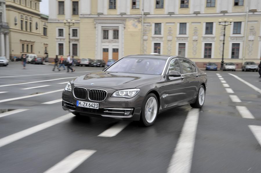  BMW 750iL 2013 года  (фото 71 из 96)